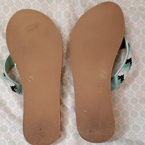 FLIP FLOPS - Picture 3 of 5